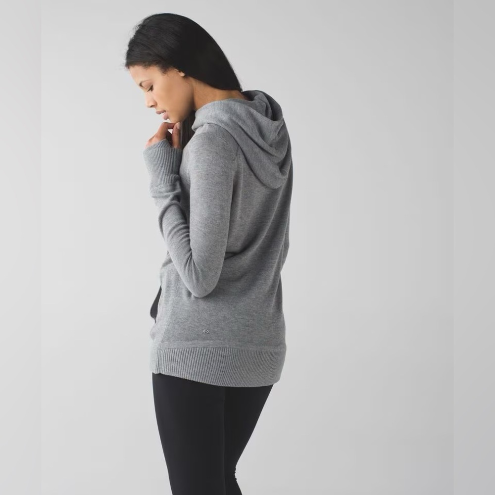 Lululemon CASHMERE Sweet Savasana Pullover Heathered Medium Grey Sweater 6 small - Picture 2 of 13